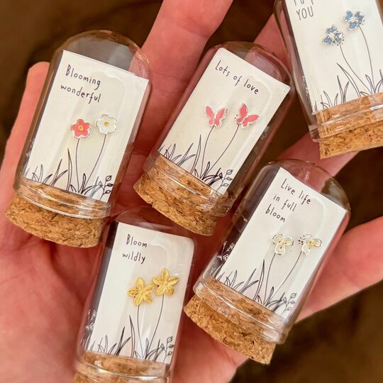 Stříbrné náušnice, jemné motivy