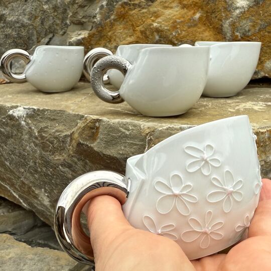 Malý porcelánový hrnek překládaný, Radka Linhartová