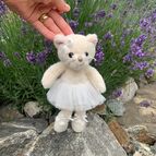 Bílá baletka kočička