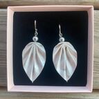 Bělostné náušnice, papírové, voděodolné