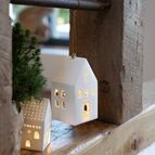 Porcelánová svícen závěsný s hranatou podstavou