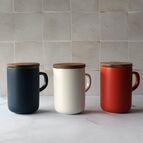 Hrnek Juliet - kamenina, dřevo, nerez sítko