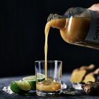 Připravit si zázvorový nápoj z Gimber je velmi snadné