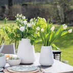 Porcelánová váza s květinovým reliéfem Räder