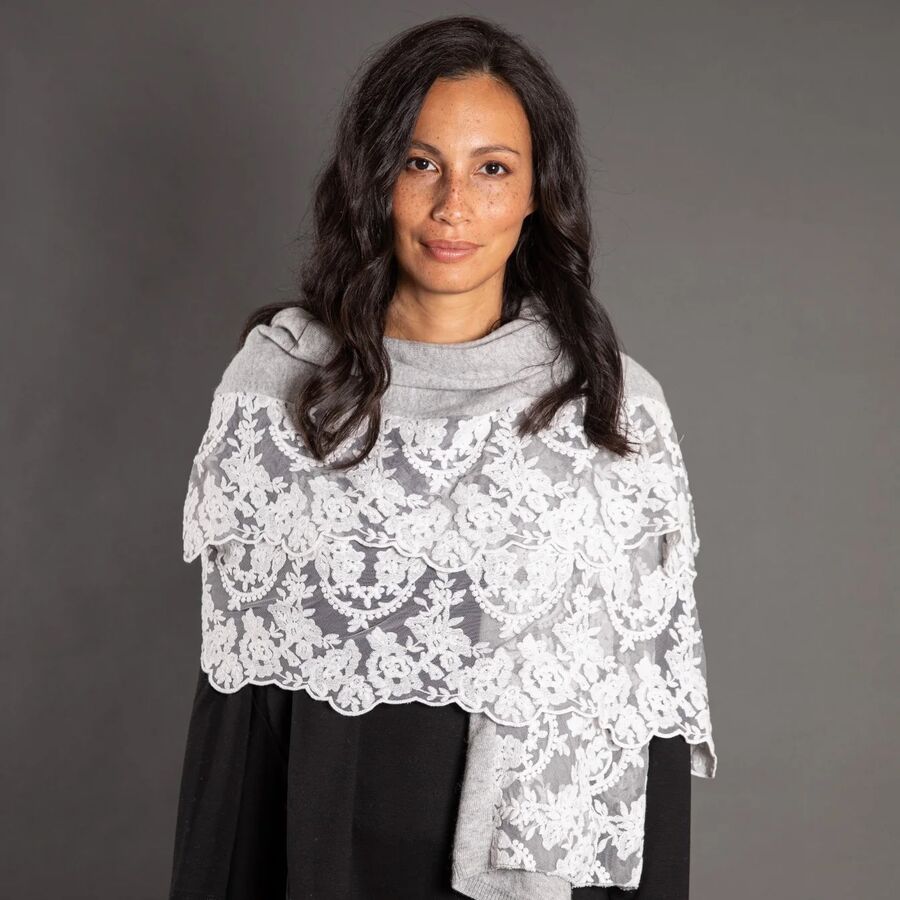 Šál s krajkou Stola Versailles BYLOBYLIBO.cz